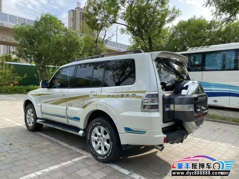 19年三菱帕杰罗SUV抵押车出售