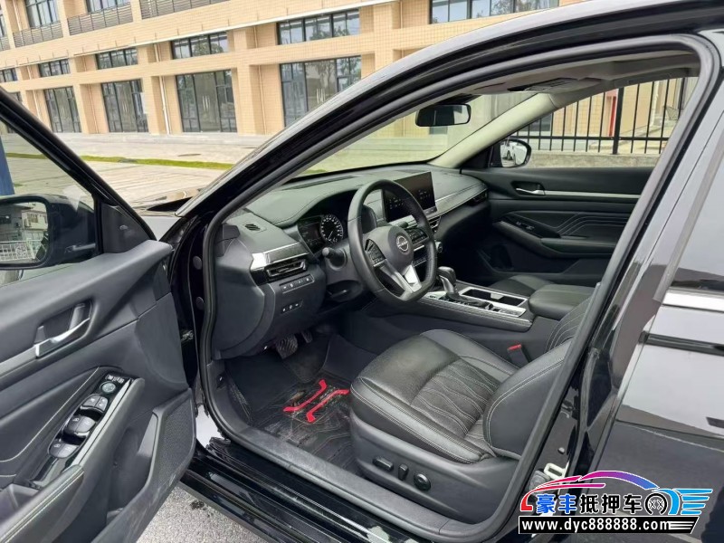 24年日产天籁轿车抵押车出售