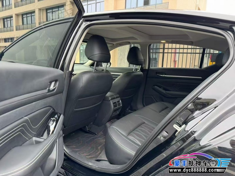 24年日产天籁轿车抵押车出售