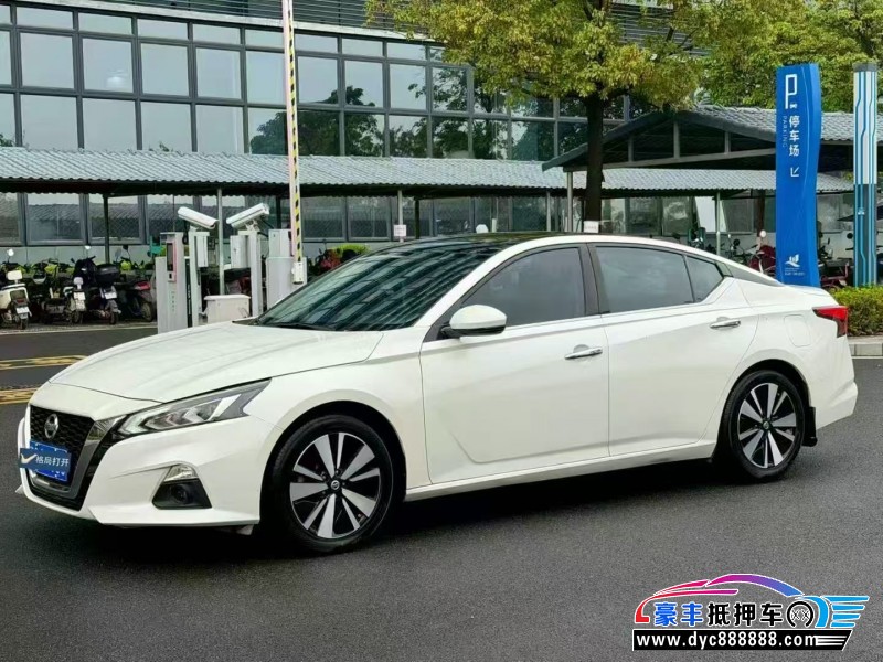21年日产天籁轿车抵押车出售