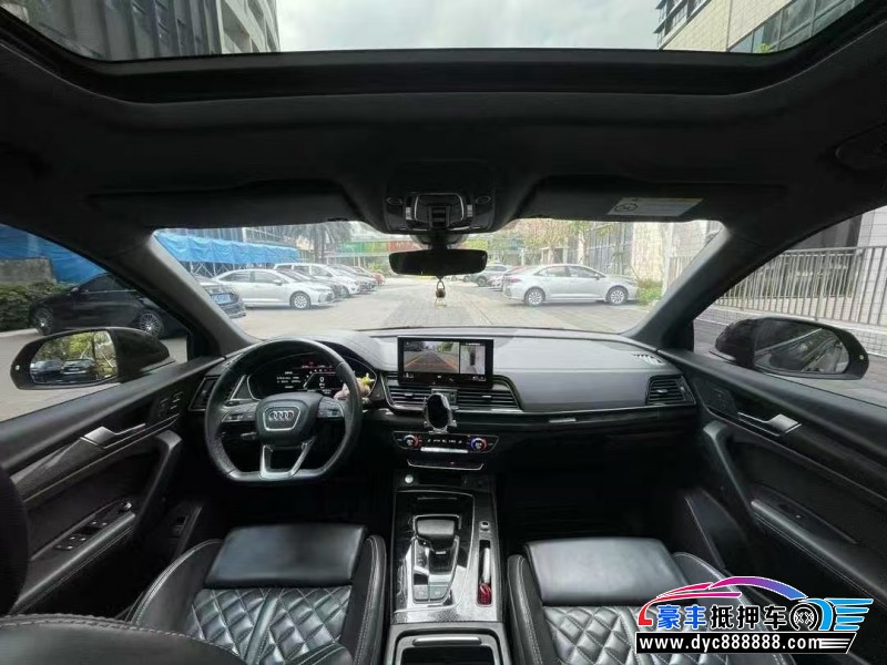22年奥迪Q5轿车抵押车出售