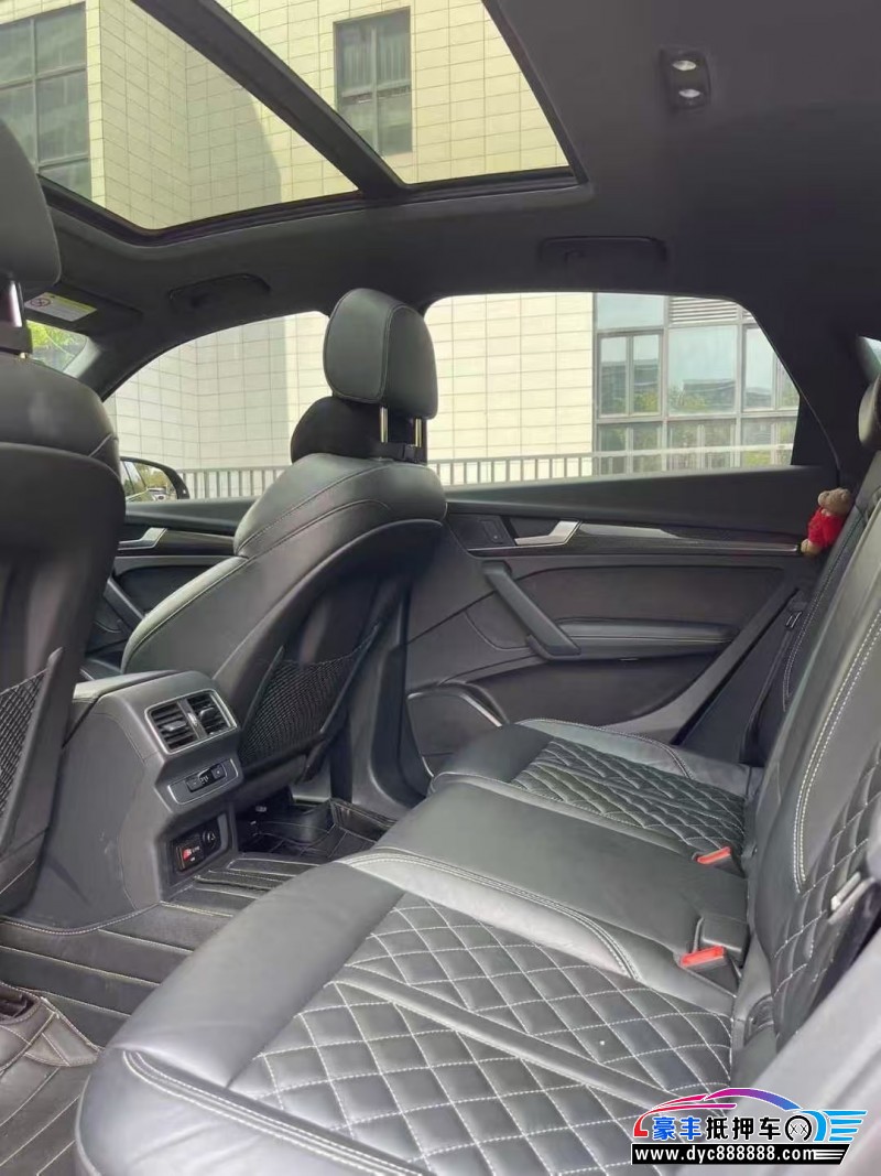 22年奥迪Q5轿车抵押车出售