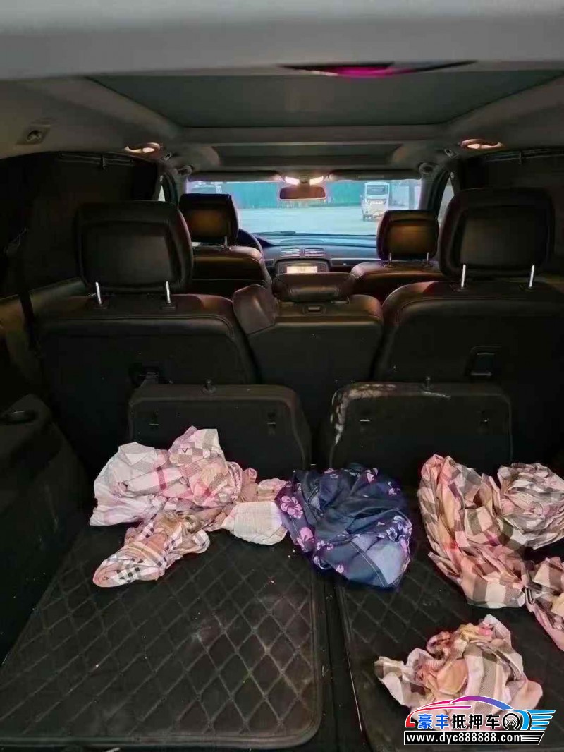 17年奔驰R轿车抵押车出售