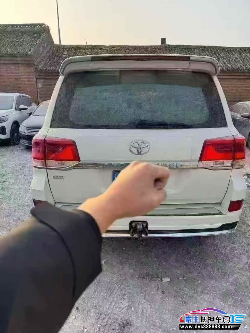 15年丰田兰德酷路泽（陆巡）轿车抵押车出售