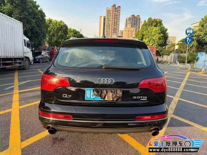 12年奥迪Q7轿车抵押车出售