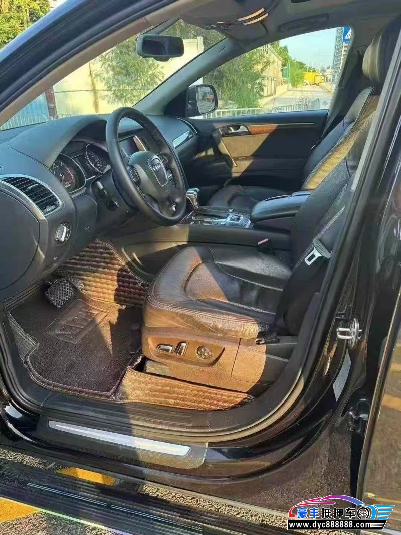 12年奥迪Q7轿车抵押车出售