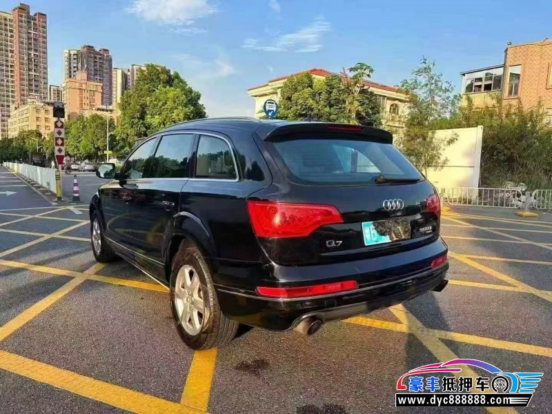 12年奥迪Q7轿车抵押车出售