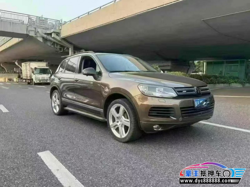 14年大众途锐轿车抵押车出售