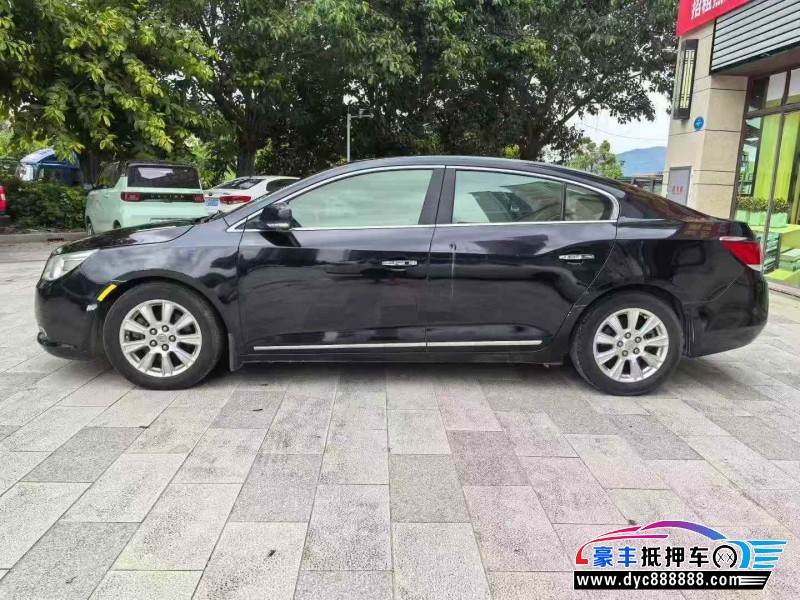 13年别克君越轿车抵押车出售