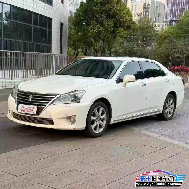 14年丰田皇冠轿车抵押车出售