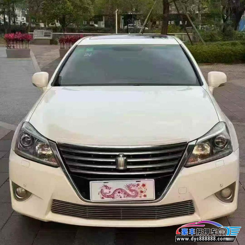 抵押车出售14年丰田皇冠轿车