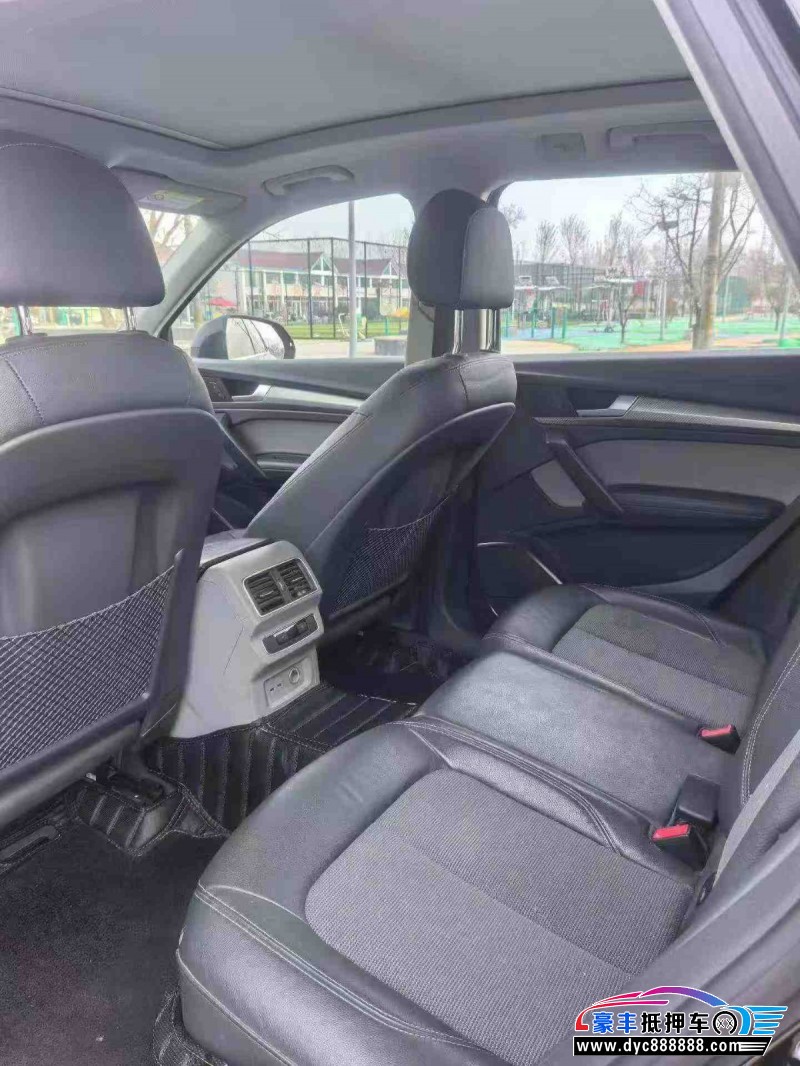 19年奥迪Q5SUV抵押车出售