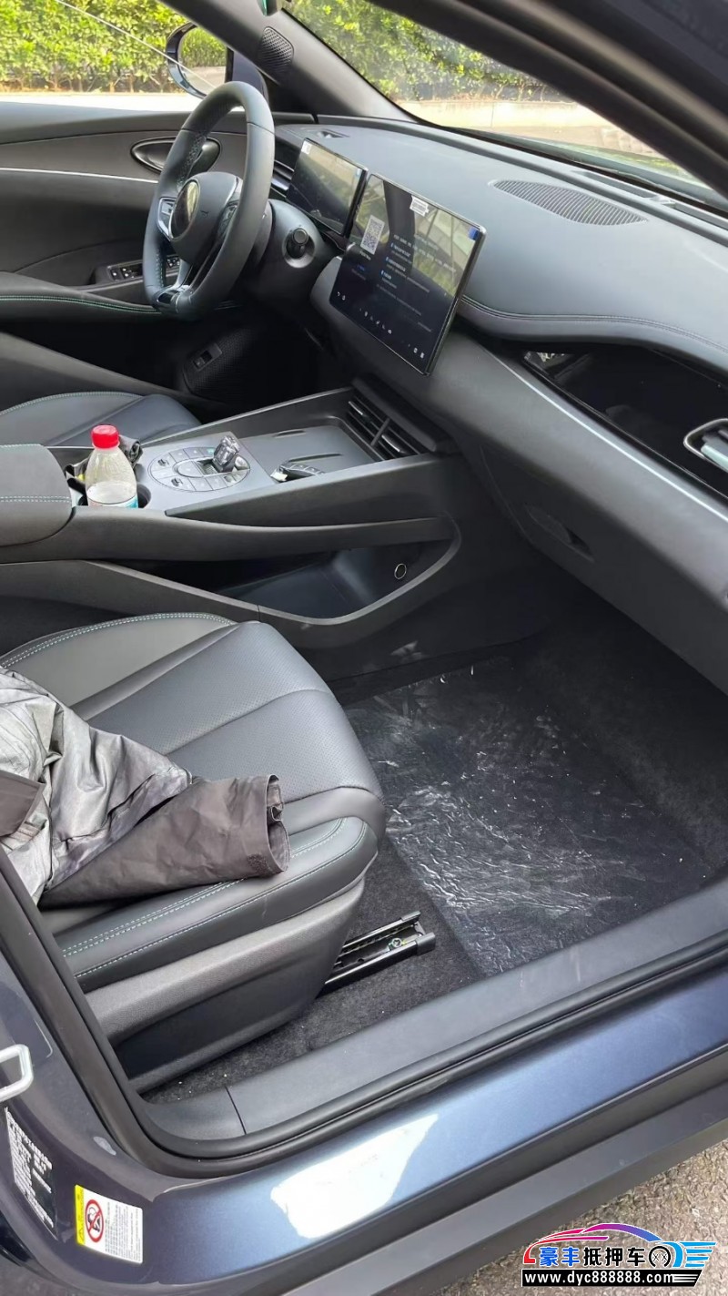 25年比亚迪海豹轿车抵押车出售