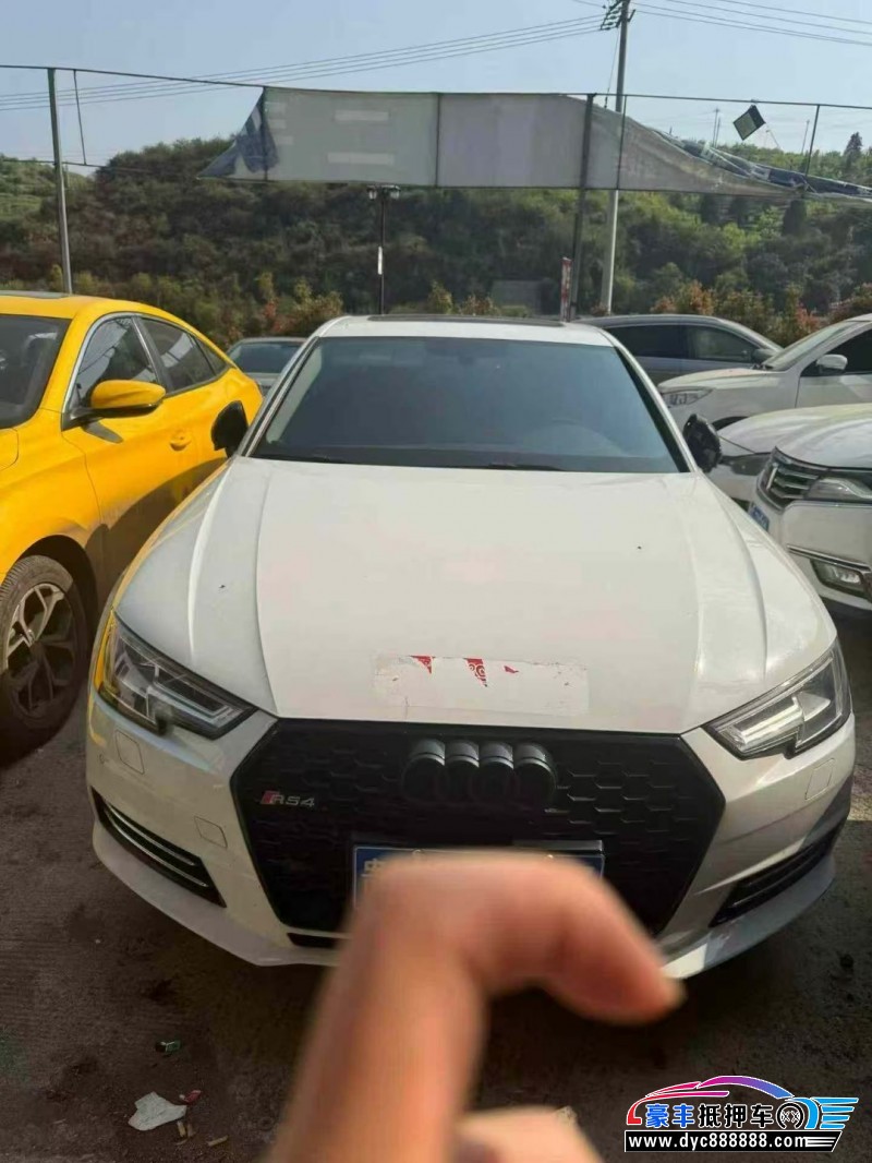 抵押车出售18年奥迪A4L轿车