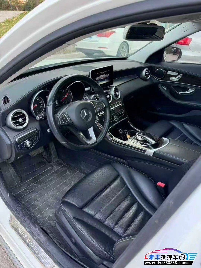 16年奔驰C轿车抵押车出售