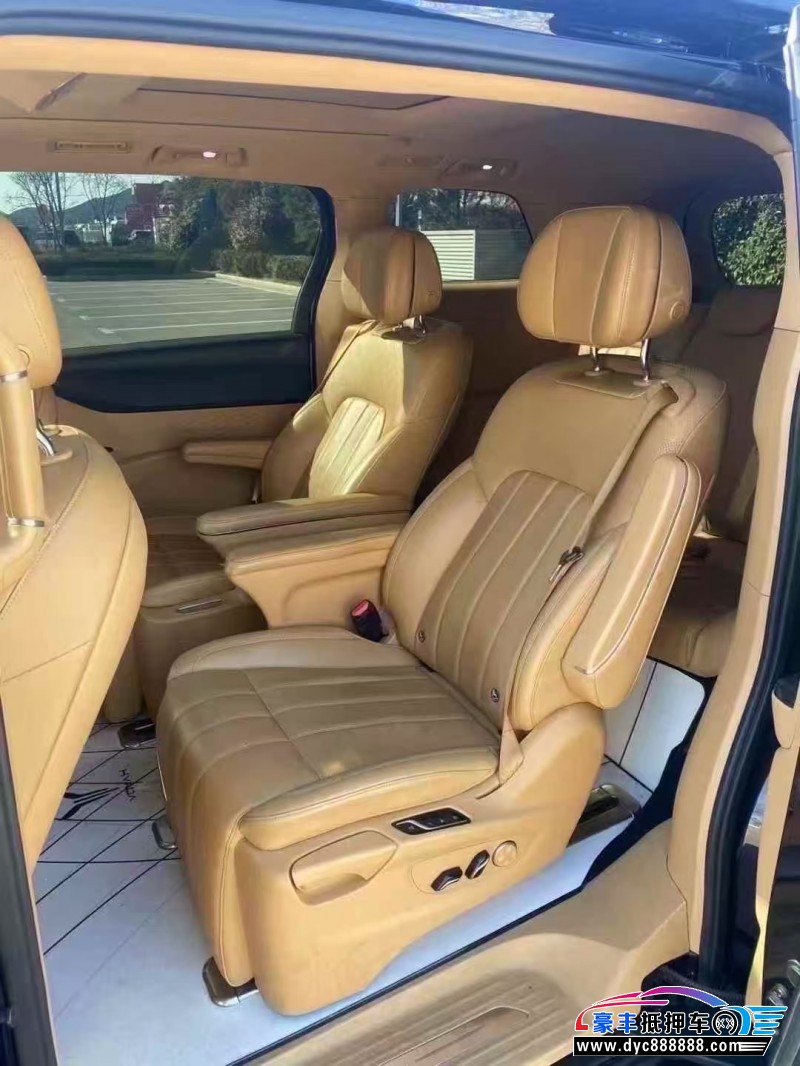 23年岚图梦想家轿车抵押车出售