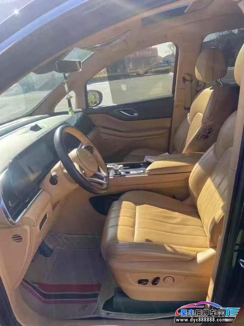 23年岚图梦想家轿车抵押车出售