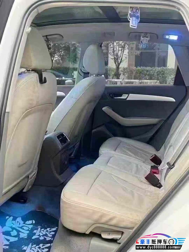 12年奥迪Q5轿车抵押车出售