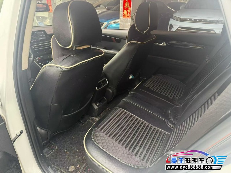 21年起亚智跑轿车抵押车出售