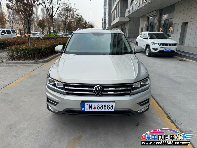 抵押车出售21年大众途观L轿车