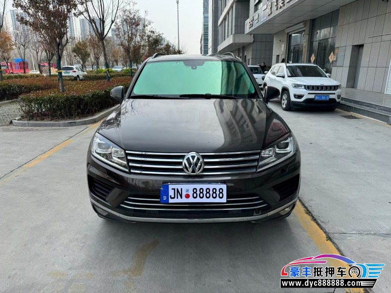 抵押车出售17年大众途锐轿车