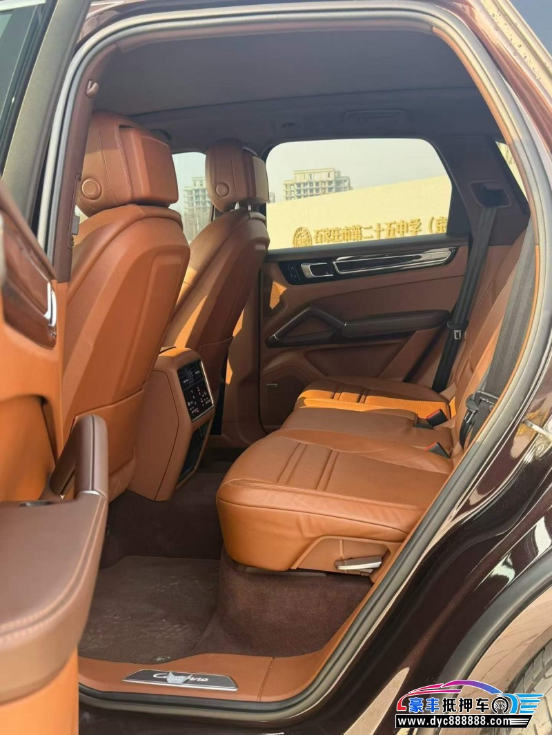 21年保时捷卡宴轿车抵押车出售