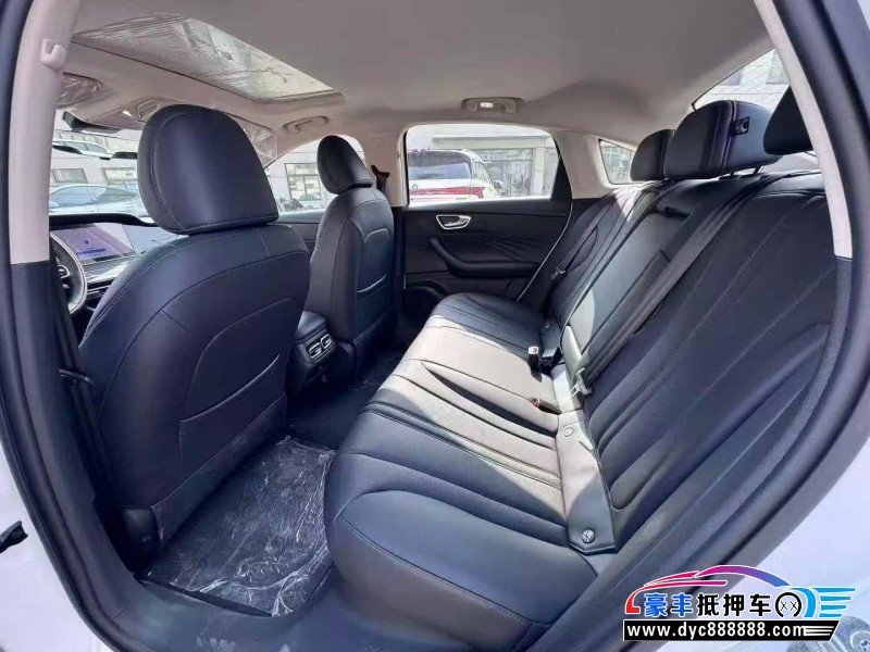 25年荣威D7轿车抵押车出售