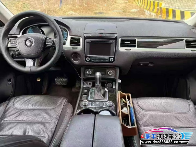 17年大众途锐轿车抵押车出售