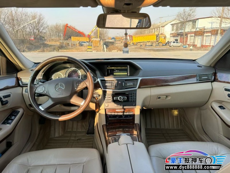 12年奔驰E轿车抵押车出售