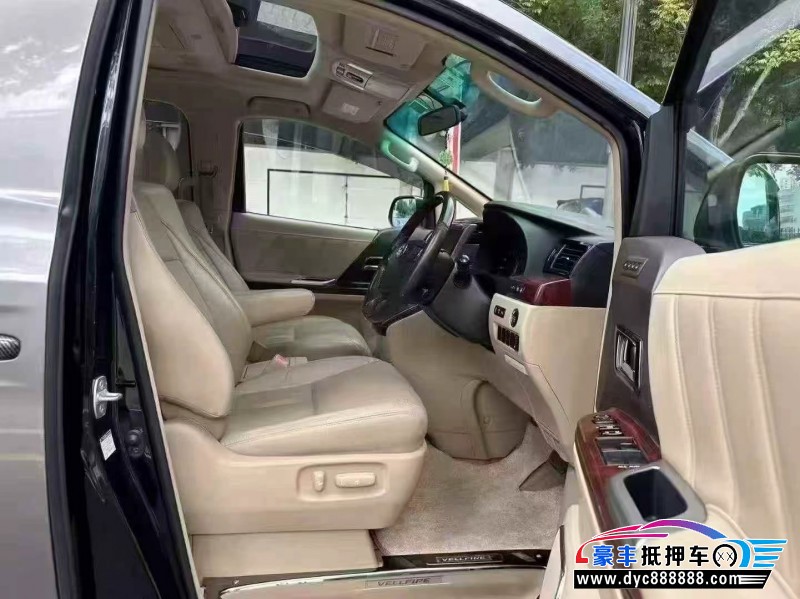 12年丰田威尔法轿车抵押车出售