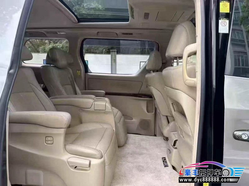 12年丰田威尔法轿车抵押车出售