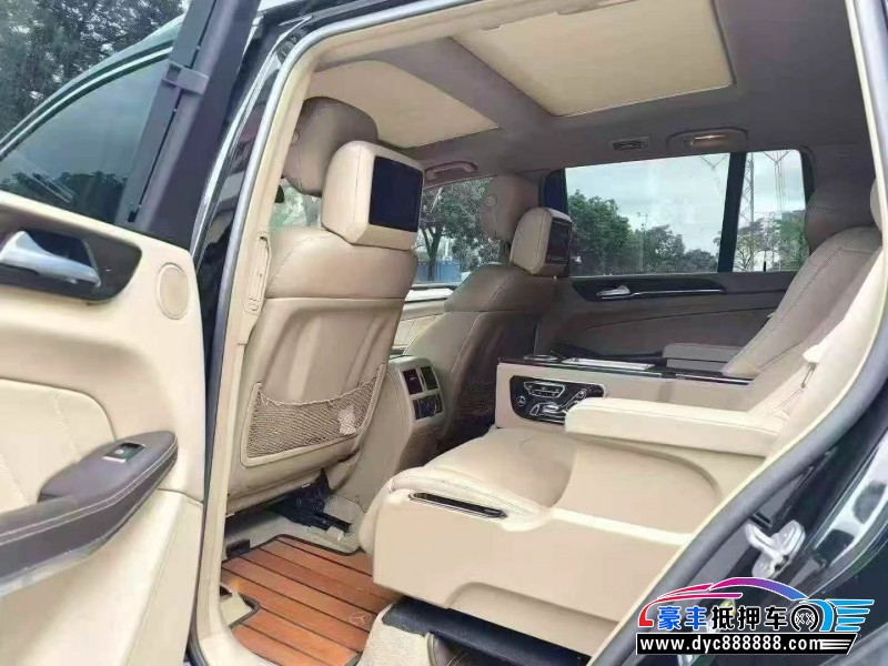 13年奔驰GL轿车抵押车出售