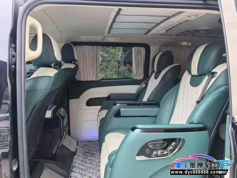 22年奔驰威霆轿车抵押车出售