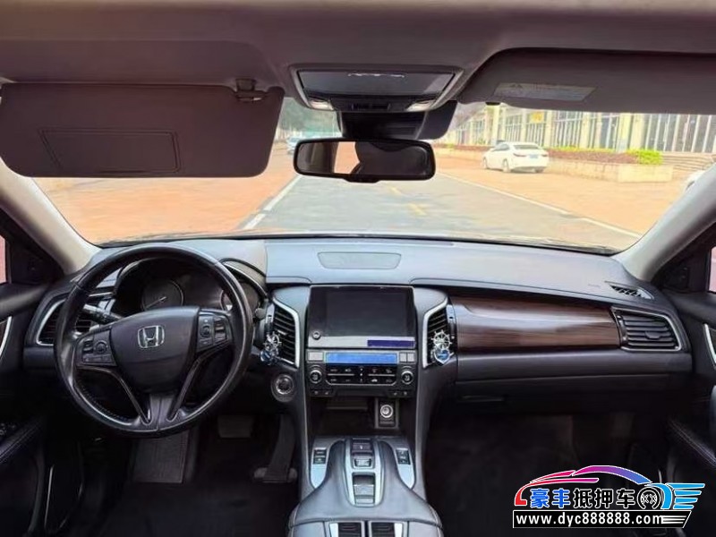 17年本田冠道轿车抵押车出售