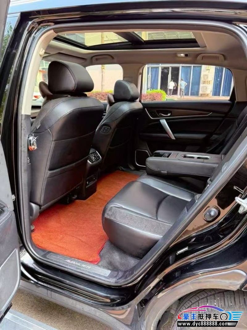 17年本田冠道轿车抵押车出售