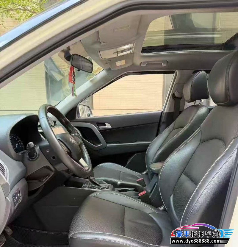 17年现代ix25轿车抵押车出售