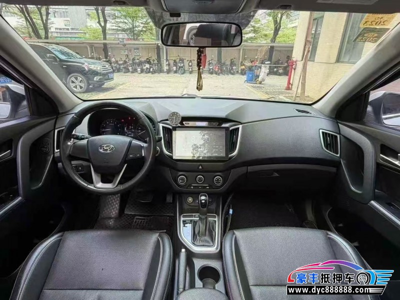 17年现代ix25轿车抵押车出售