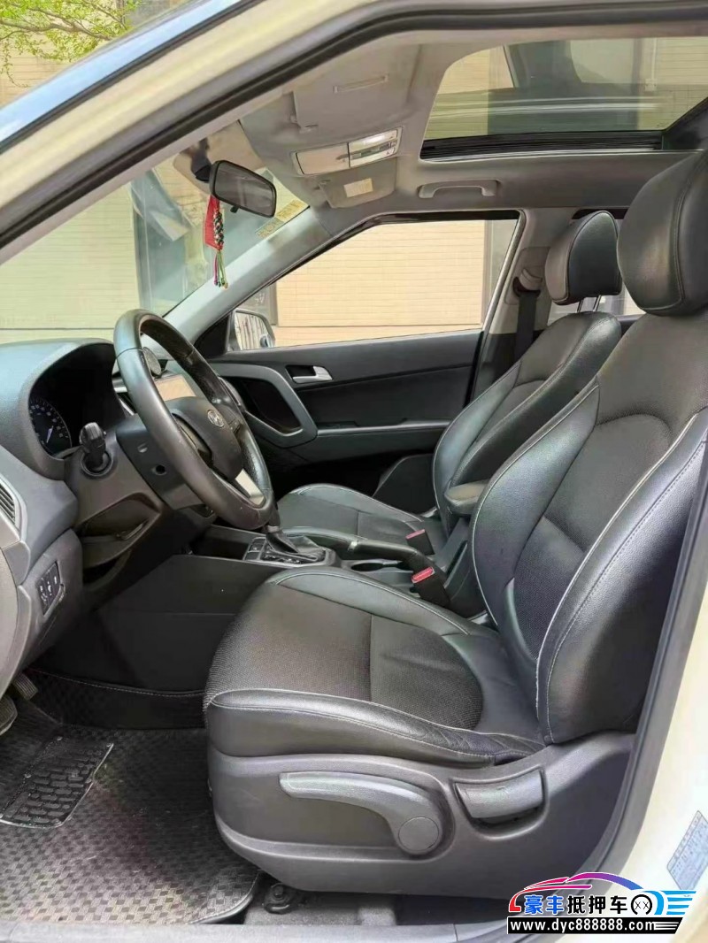 17年现代ix25轿车抵押车出售