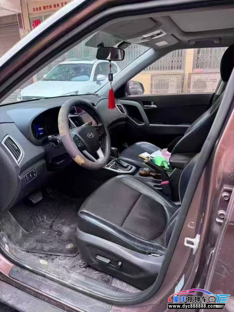 19年现代ix25轿车抵押车出售