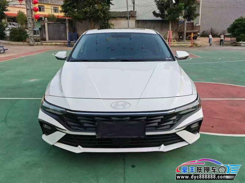 抵押车出售24年现代伊兰特轿车