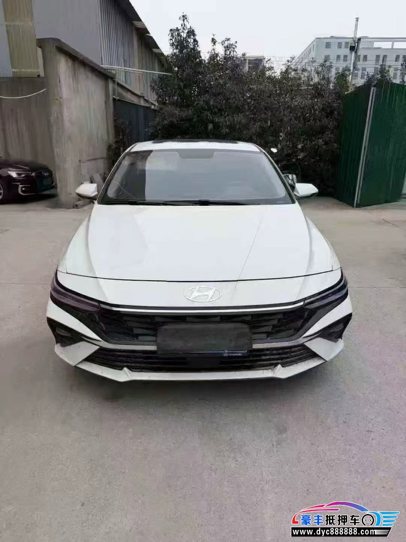 抵押车出售24年现代伊兰特轿车