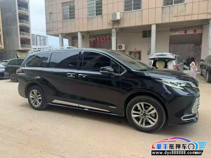 22年丰田塞纳轿车抵押车出售