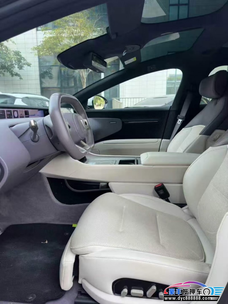 24年阿维塔12轿车抵押车出售