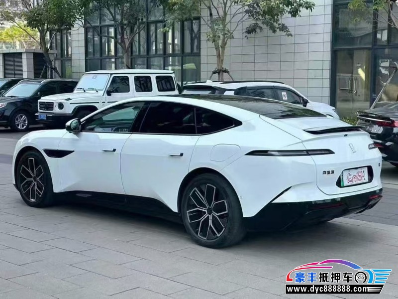 24年阿维塔12轿车抵押车出售