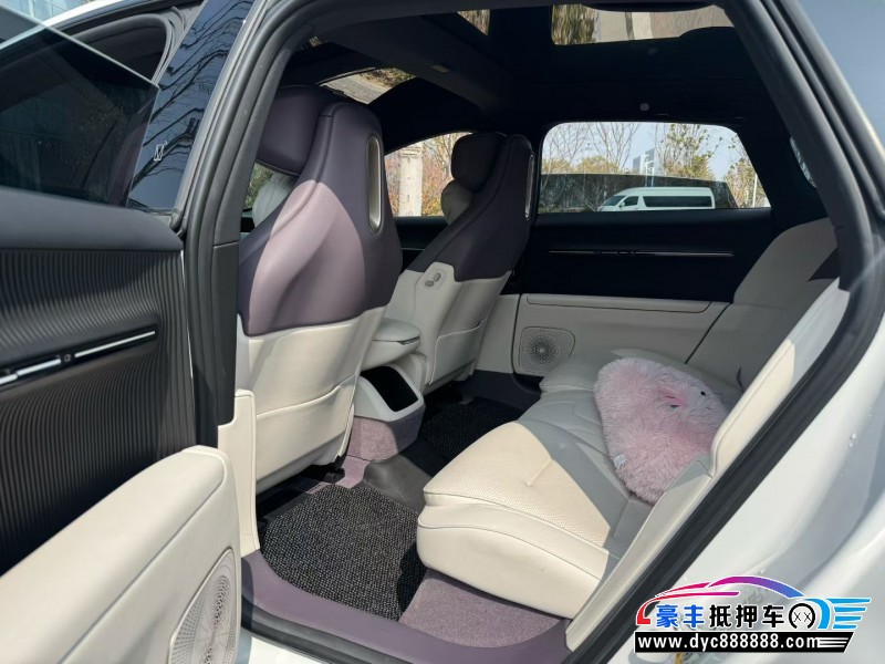 24年阿维塔12轿车抵押车出售