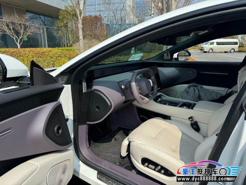 24年阿维塔12轿车抵押车出售