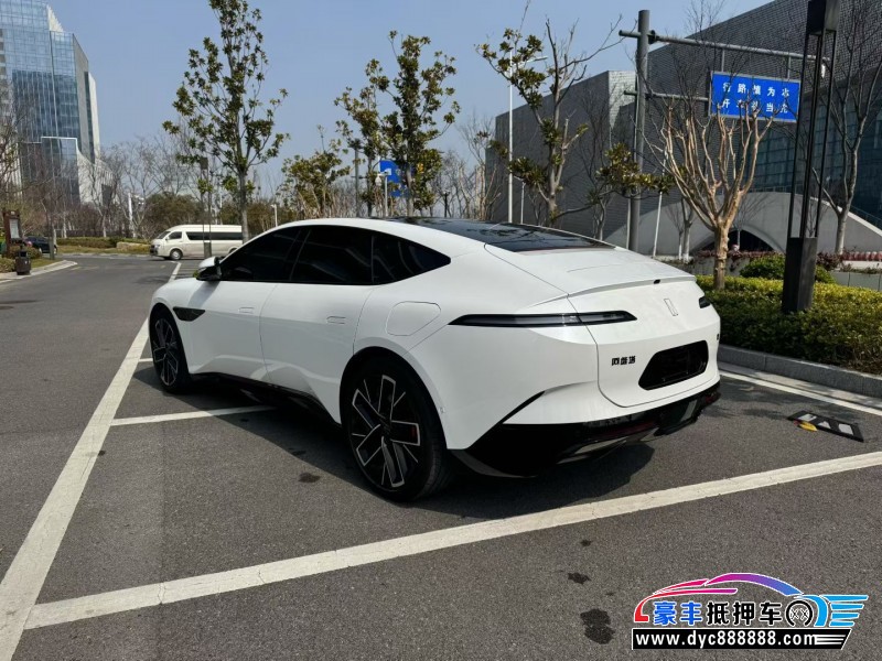 24年阿维塔12轿车抵押车出售