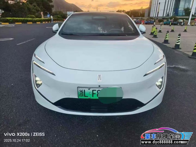 25年阿维塔12轿车抵押车出售