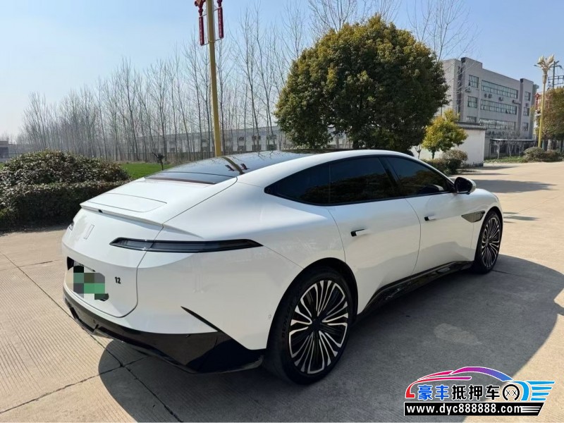 25年阿维塔12轿车抵押车出售