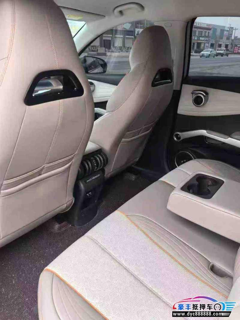 25年比亚迪元轿车抵押车出售